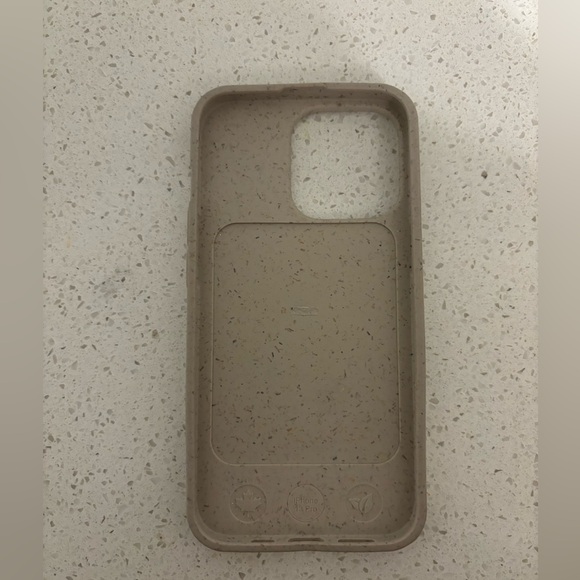 Pela iPhone 13 Pro case - Picture 2 of 2